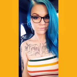 Meet your Posher, Abbey